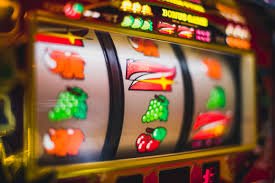 Tampilan permainan Fortune Tiger di pkv77 dengan simbol harimau emas dan fitur bonus